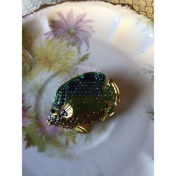 NWT Rhinestone Fish Brooch Pin 2” Gold Multi Color Rhinestone Fish - Picture 6 of 16
